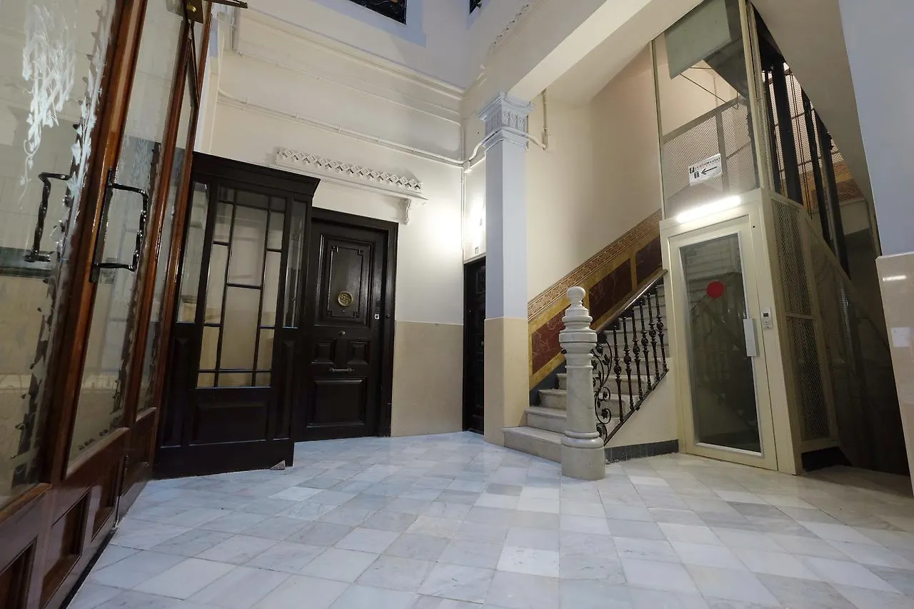 Lenin Hostel Barcellona 2*,