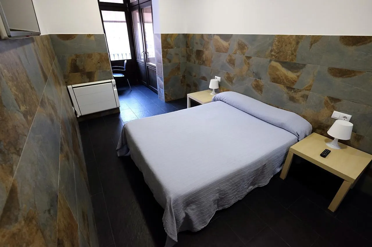 Lenin Hostel Barcelone 2*,
