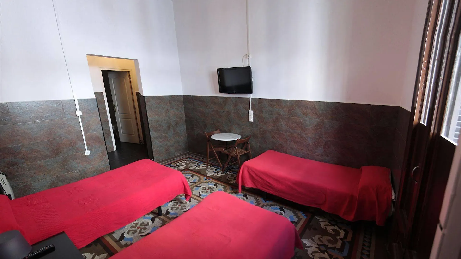 Lenin Hostel Barcellona Affittacamere