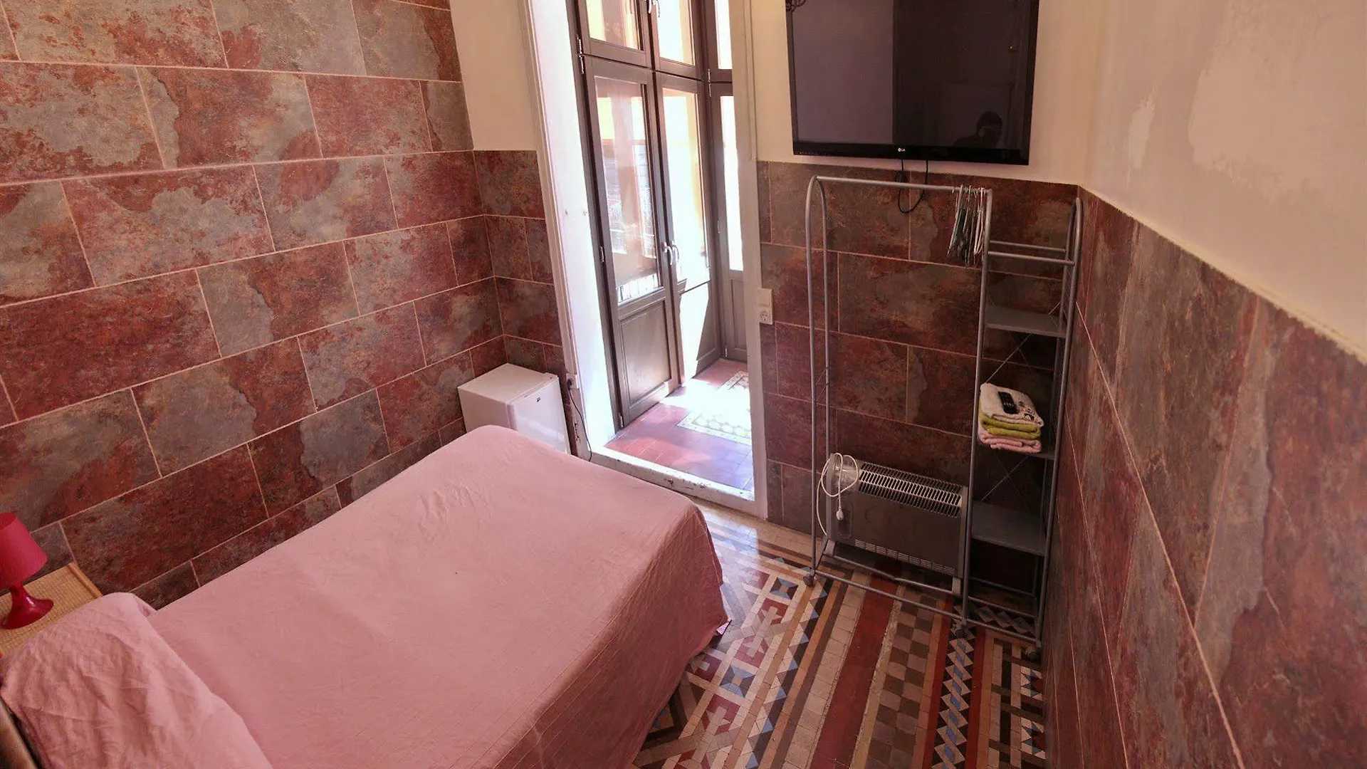 ** Affittacamere Lenin Hostel Barcellona Spagna